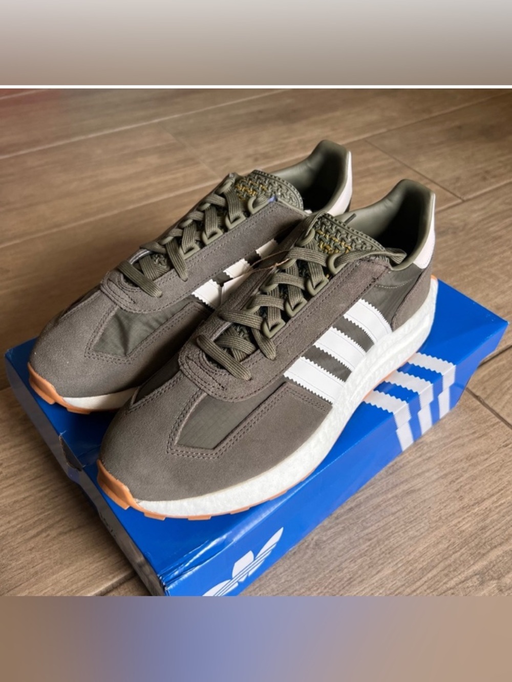 Adidas Retropy E5 Runners mens Olive Green/White Three Stripes and Tan Accent.